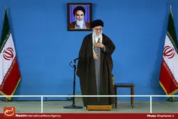 جمعی از معلمان  با رهبر انقلاب دیدار می‌کنند