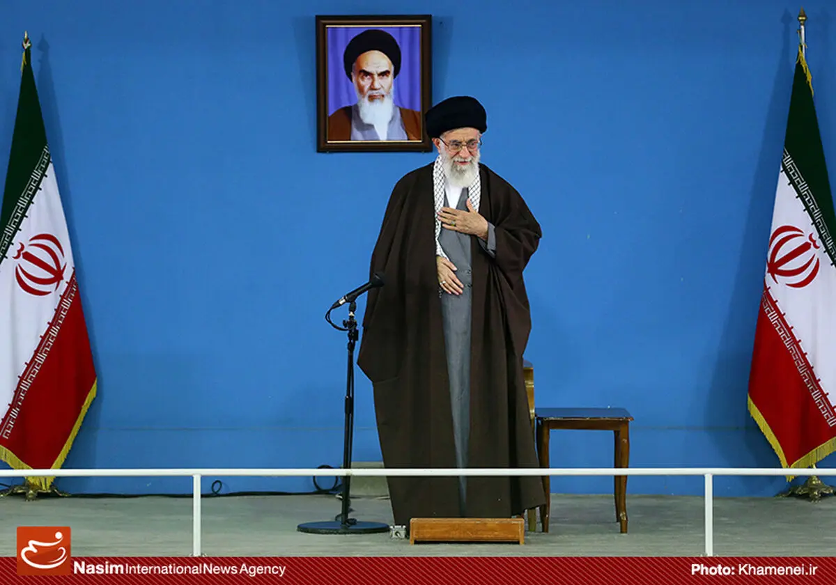 جمعی از معلمان  با رهبر انقلاب دیدار می‌کنند