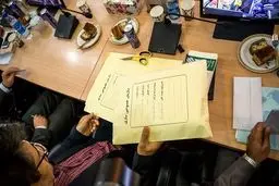 فولادگر: اجبار خودروسازان به خرید سرخابی‌ها غیرقانونی است