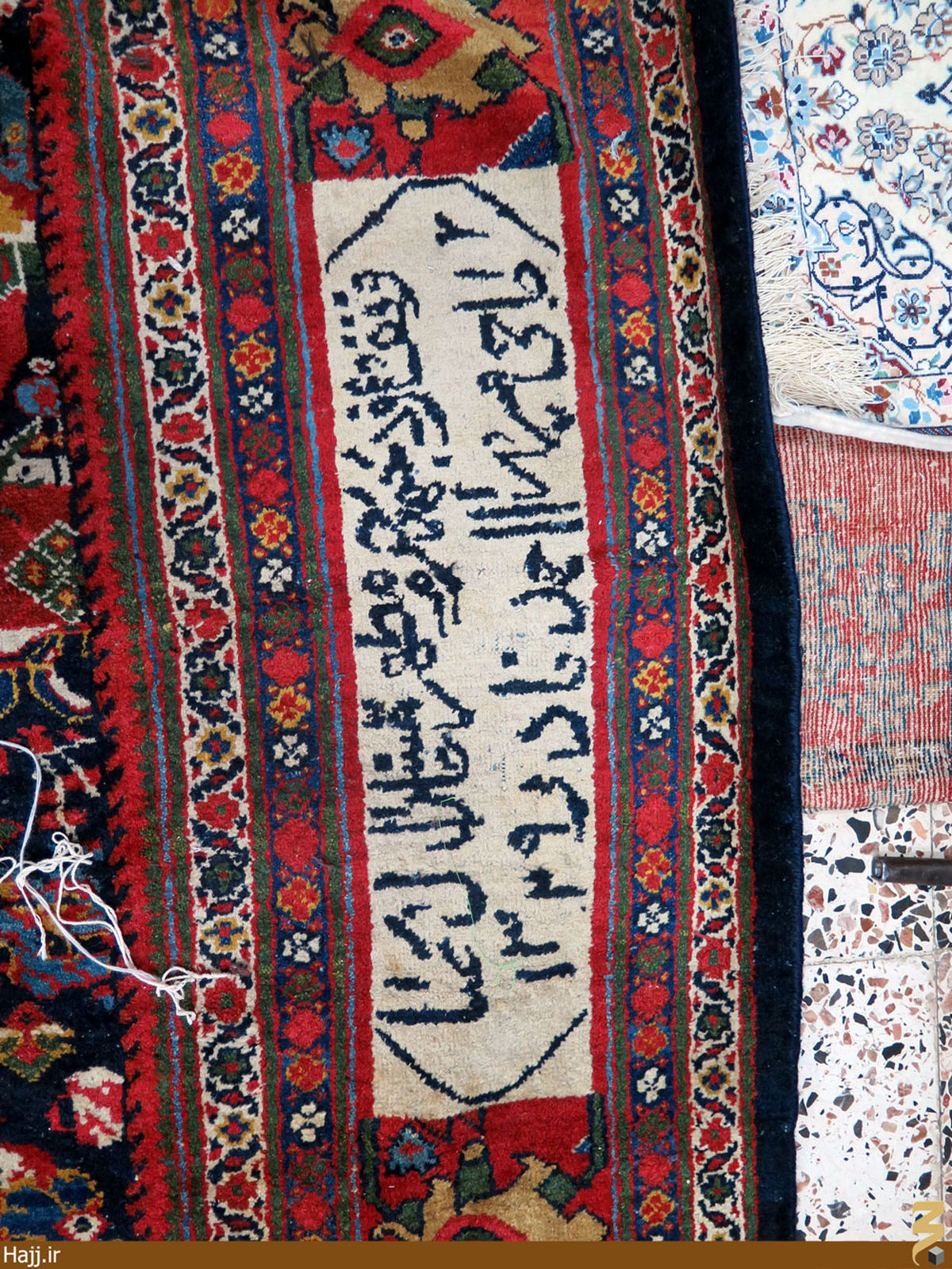 فرش‌های با قدمت بیش از ۱۵۰ سال حرم حسینی مرمت شد