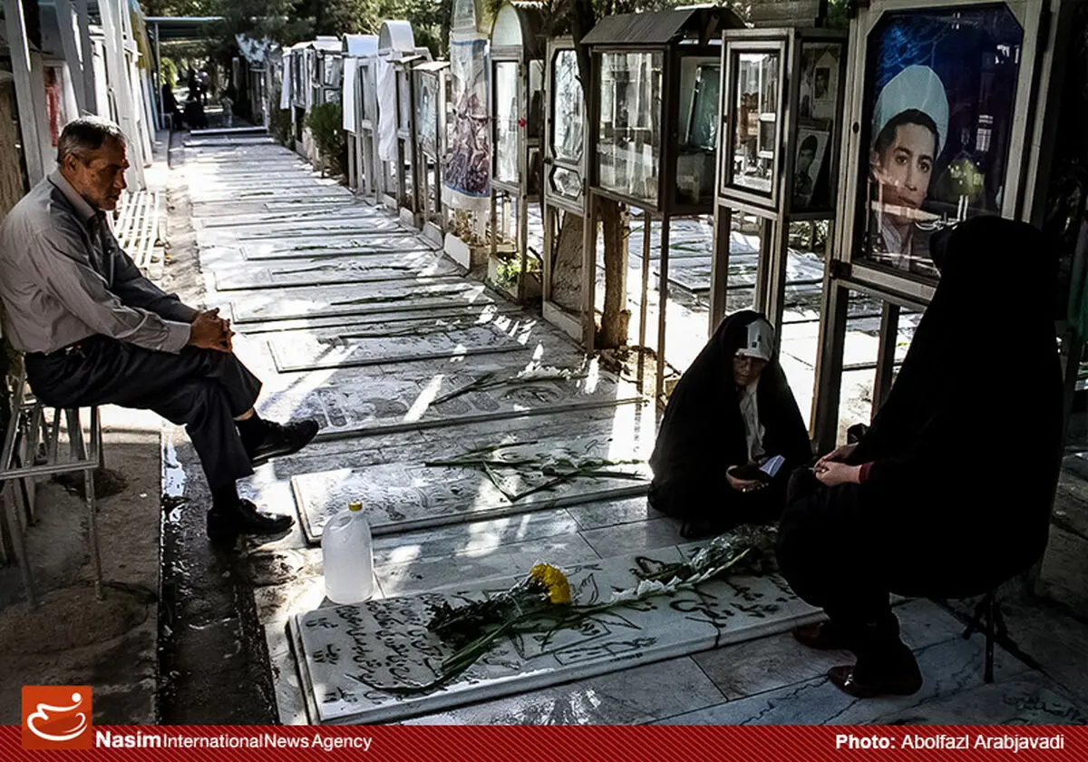 عضو  شورای شهر تهران از اعتراض خانواده‌های شهدا به ساماندهی قبور شهدا خبر داد