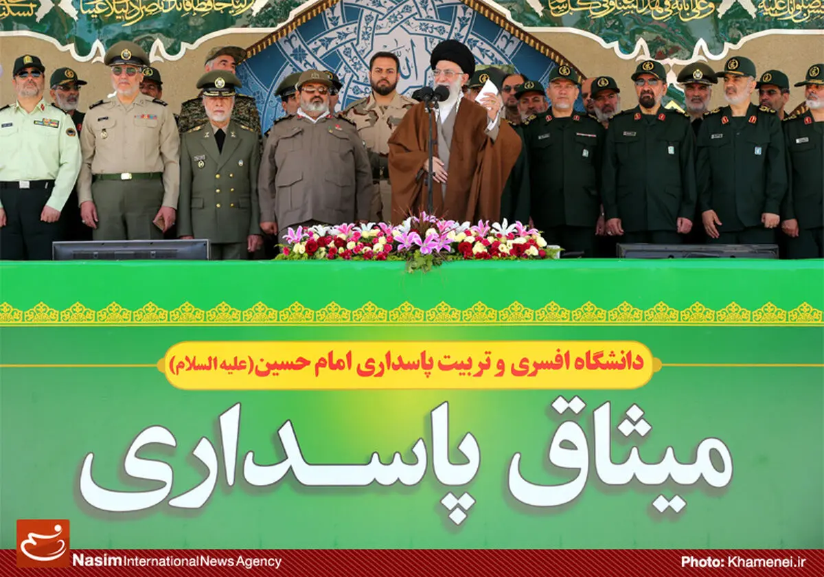 عکس خبری:: مراسم دانش‌آموختگی دانشجویان دانشگاه امام حسین(ع) با حضور رهبر معظم انقلاب