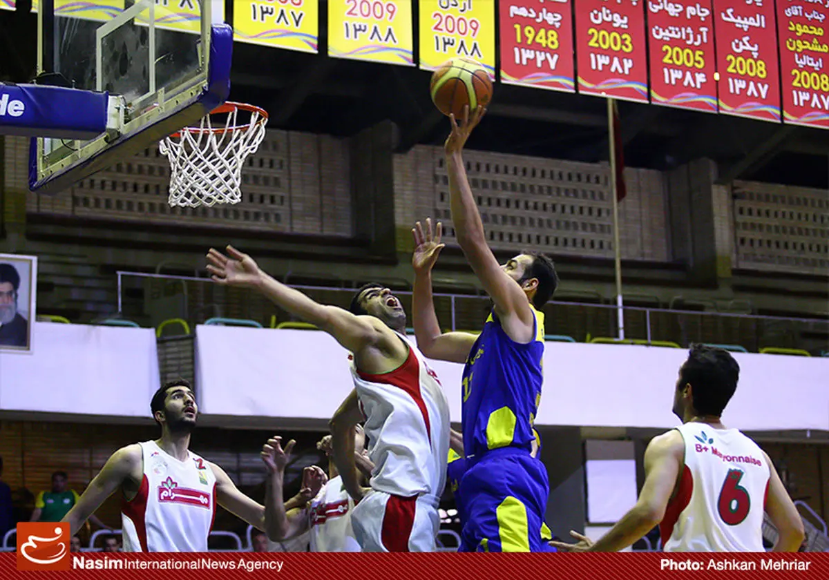 مهرام در نیمه نهایی لیگ حرفه‌ای بسکتبال از سد پتروشیمی گذشت