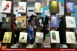 گروهی گمنام که کتاب‌های‌شان رکوردهایِ صد هزار نسخه‌‌ای می‌زند