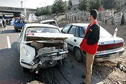 تصادف جرثقیل با هشت خودرو در بلوار کاوه پنج نفر را مصدوم کرد