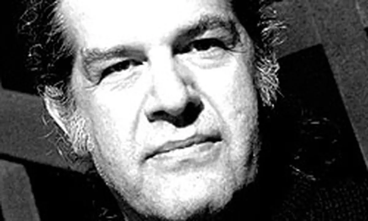 سکوت تماشاگران "ملاقات بانوی سالخورده" به احترام مصطفی عبداللهی