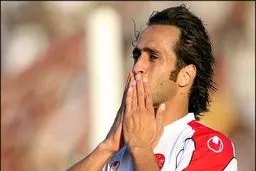 ادای احترام علی کریمی به مقام جانبازان+عکس