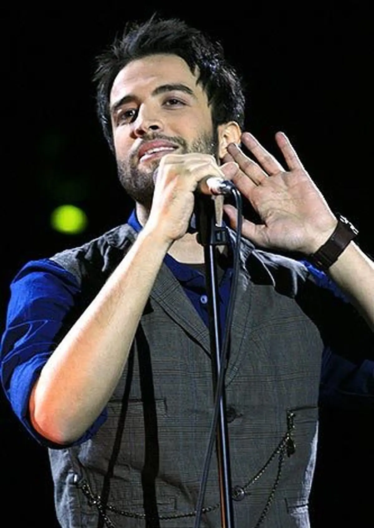 بنیامین بهادری در تهران به روی صحنه می‌رود