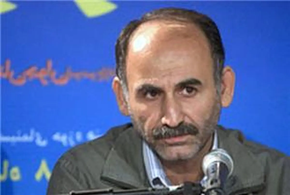 آقایاری: مجله تخصصی "روشنان" را به دلیل نظریات هنر متعهد و انقلابی تعطیل کردند