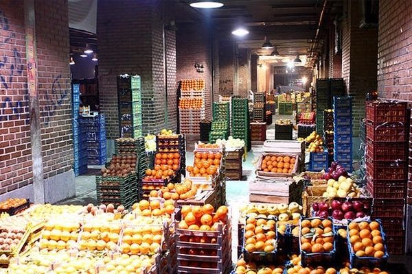 رئیس اتحادیه بارفروشان:    حذف سهمیه سوخت حمایتی کشاورزی، قیمت میوه را ۱۰ درصد گران می‌کند