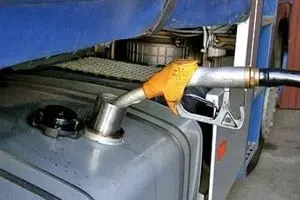 هزینه سوختگیری با کارت‌های اضطراری گازوئیل جایگاه هر لیتر ۶۰۰ تومان است