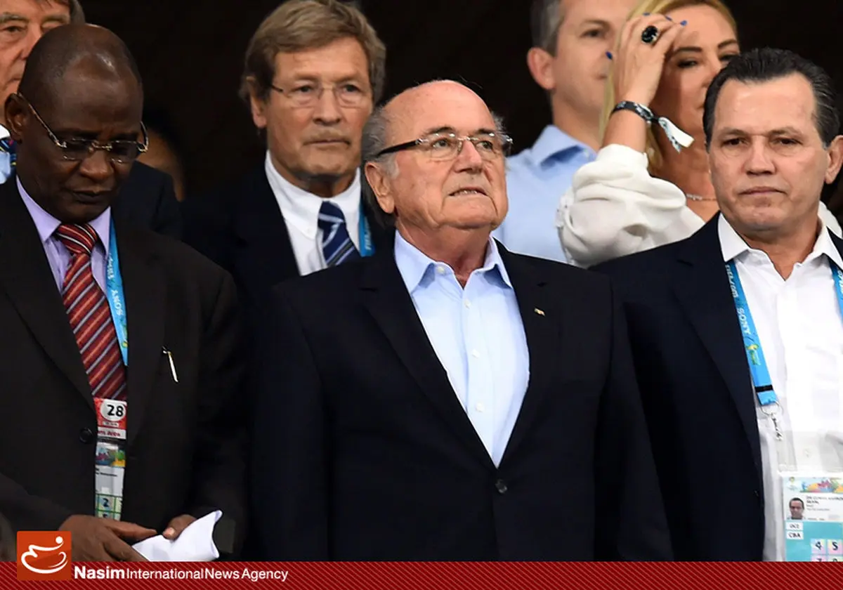 اوضاع برای رئیس فیفا تیره و تار شد