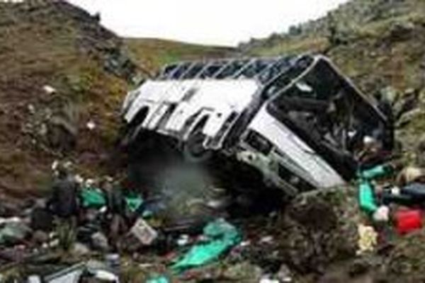 جزئیات حادثه سقوط مرگبار اتوبوس در جاده چالوس اعلام شد