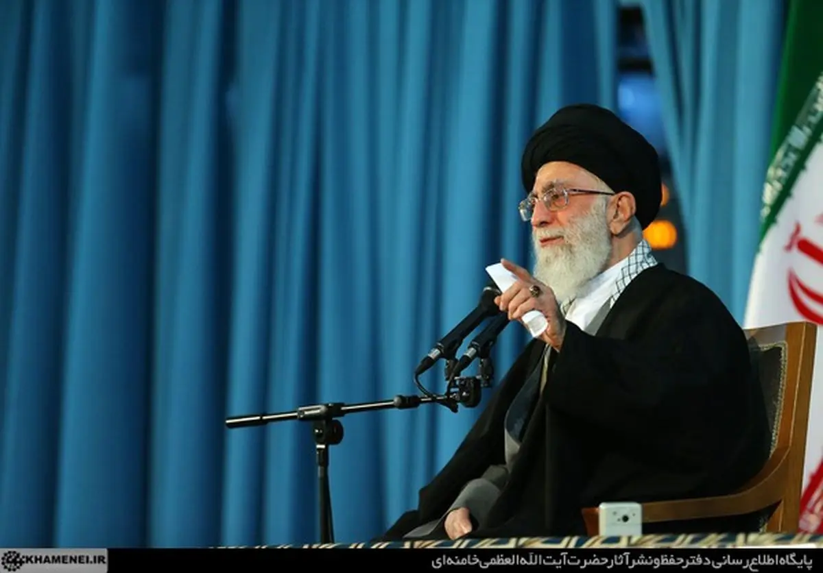 رهبر انقلاب: "تحریف امام" انحراف صراط مستقیم ملت ایران است