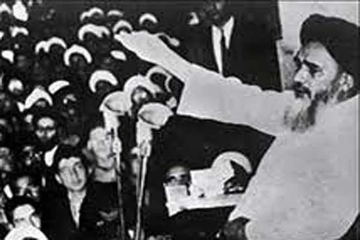 ‫"سخنرانی تاریخی امام خمینی(ره) در عاشورای ۴۲؛ قیام ۱۵ خرداد چگونه رقم خورد؟‬"