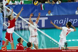 کدام دیپلمات ایرانی، بازی ایران و لهستان را از نزدیک دید؟