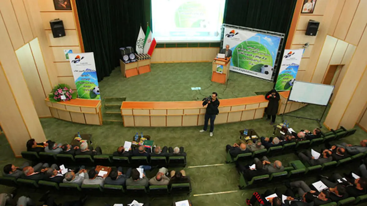 مراسم معرفی برترین‌ مربیان سال فوتبال ایران در اراک برگزار می‌شود