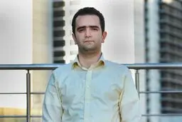 اقتصاددان حامی دولت: روحانی ترسید در انتخابات آینده رأی‌اش کم شود، وگرنه بنزین را گرانتر می‌کرد
