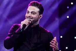 خواننده‌ای که کنسرت را با استادیوم فوتبال اشتباه نمی‌گیرد