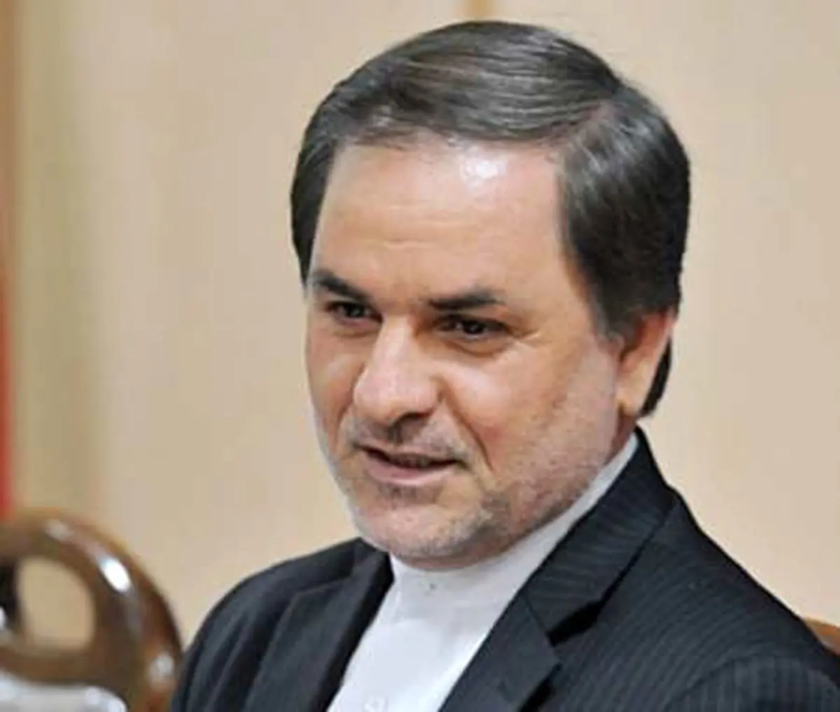 نوش‌آبادی: "ترویج زبان و خط فارسی" کار بسیار اساسی دیپلماسی فرهنگی است