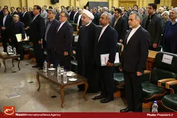 آیا سیف و بانک مرکزی تحت مدیریت او مستقل هستند؟