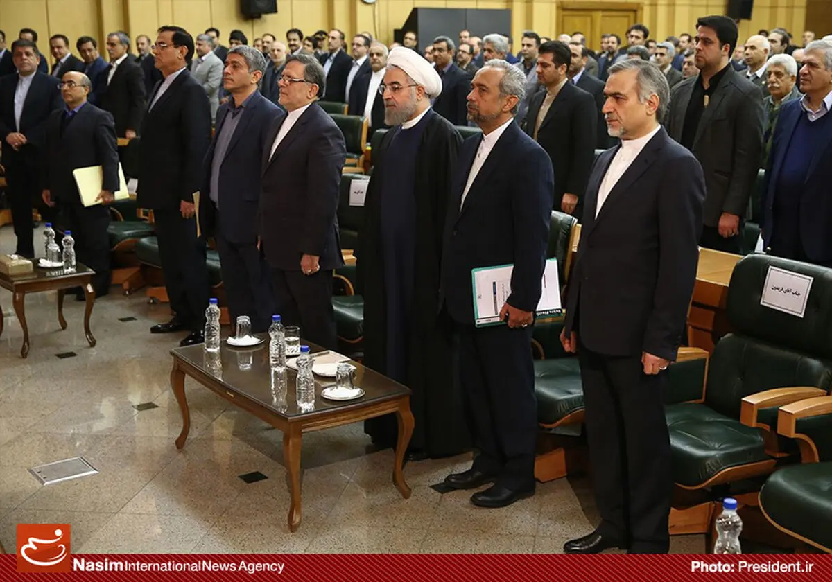 آیا سیف و بانک مرکزی تحت مدیریت او مستقل هستند؟