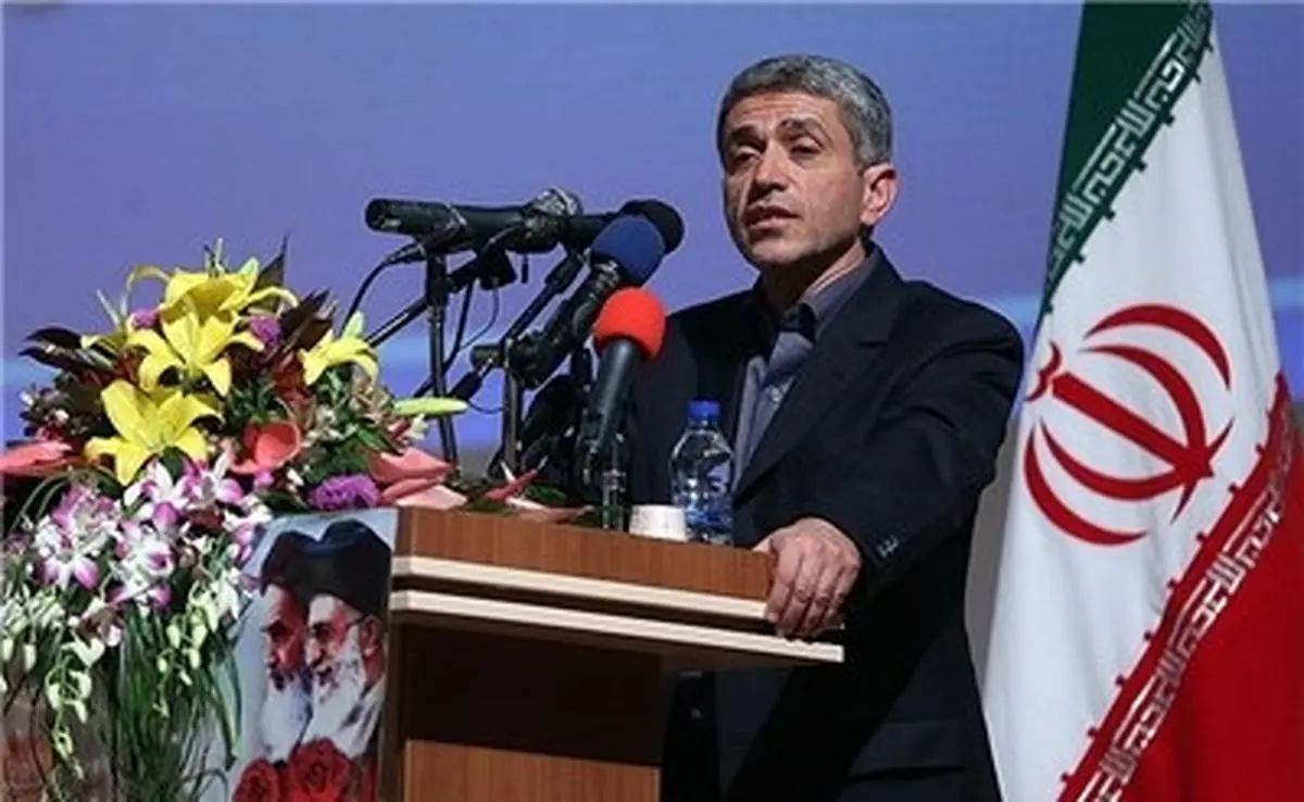 وزیر اقتصاد، توانایی کنترل تورم و نقدینگی بانک مرکزی را زیر سؤال برد