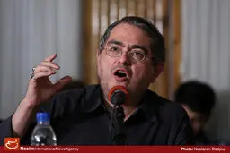 زرشناس: عدم تلاش برای تحول در علوم انسانی، خیانت است