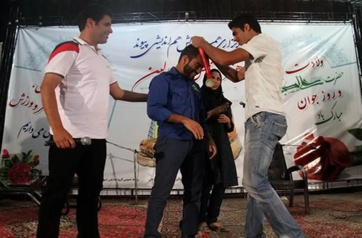 ابارقی مدال طلای خود را به معلولان اهدا کرد