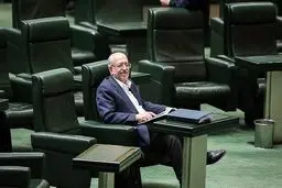 وزیر صنعت برای پاسخگویی به  تغییرات مدیریتی 