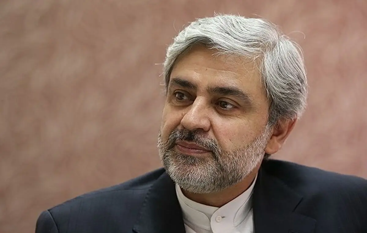 حسینی: مانده‌ام چرا هر جا تاریخ شکل می‌گیرد، دست‌ها، خودنمایی می‌کنند