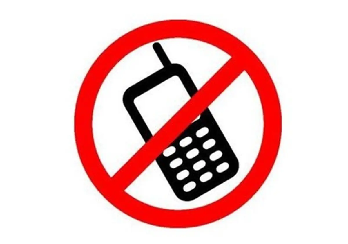 طلاب از داشتن گوشی‌های اندرویدی و آیفون منع شدند