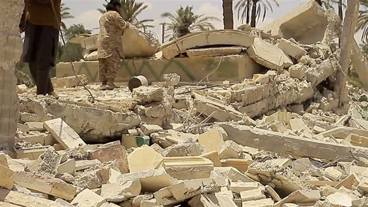 داعش دو مقبره باستانی مسلمانان در پالمیرا(تدمر) سوریه را تخریب کرد
