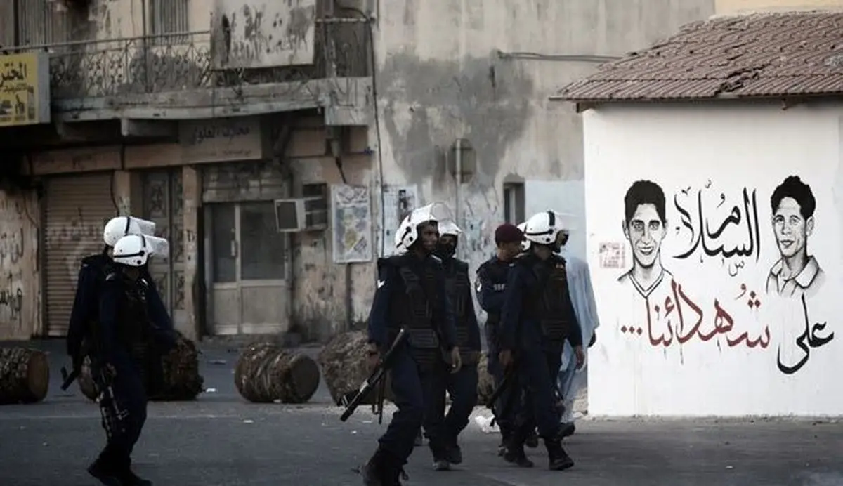 مزدوان آل‌خلیفه به مسجد امام حسین (ع) در منامه حمله کردند