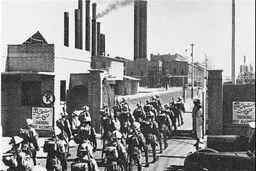 تاریخ روابط پیچیده ایران و انگلیس روی آنتن سیما می‌رود