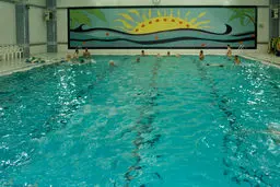 مسمومیت با گاز کلر در استخر ۱۷ کودک را راهی بیمارستان کرد