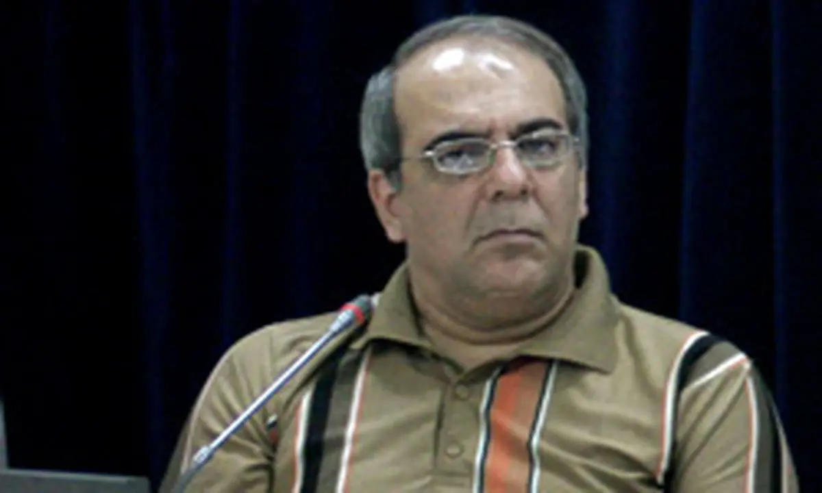 عباس عبدی: گره زدن آب خوردن به تحریم ها پاتک روحانی به مخالفان است