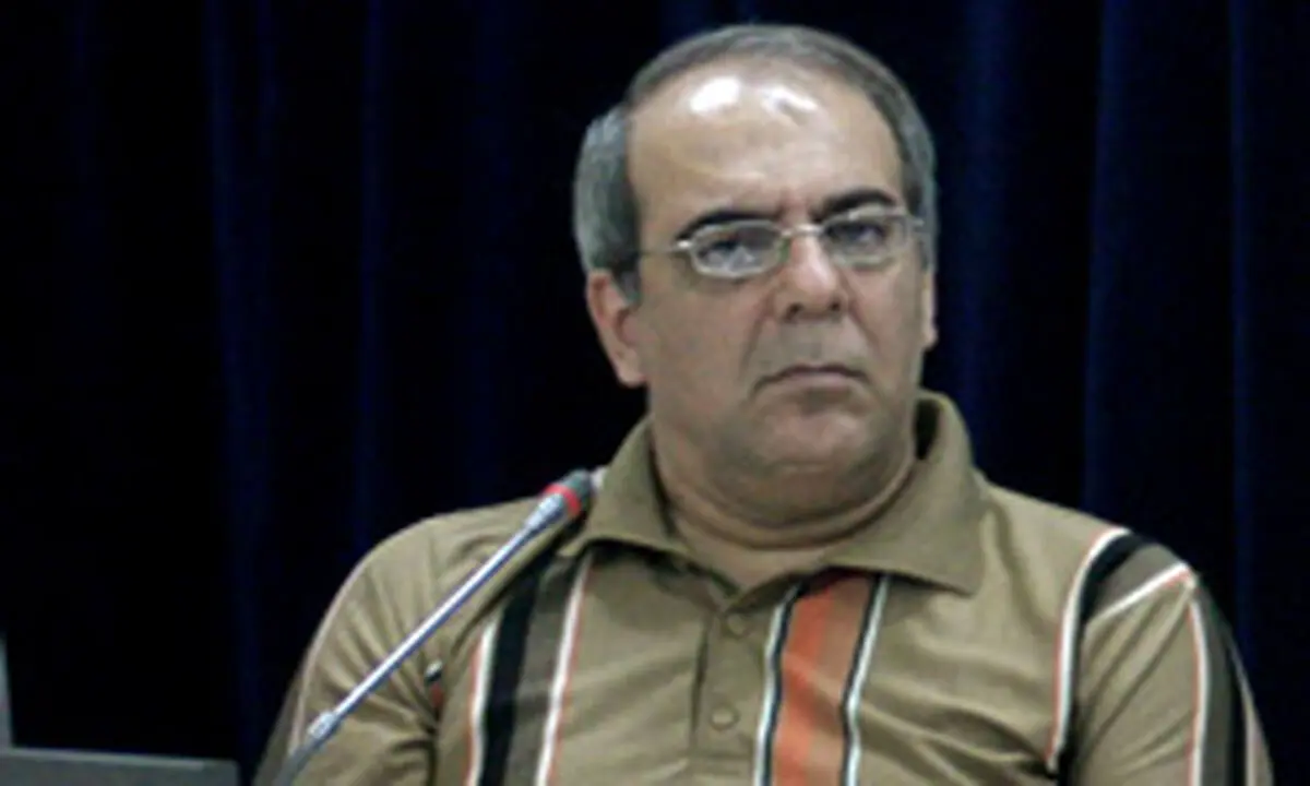 عباس عبدی: گره زدن آب خوردن به تحریم ها پاتک روحانی به مخالفان است