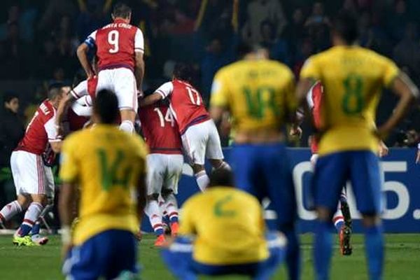 تیم فوتبال برزیل برابر پاراگوئه شکست خورد و حذف شد