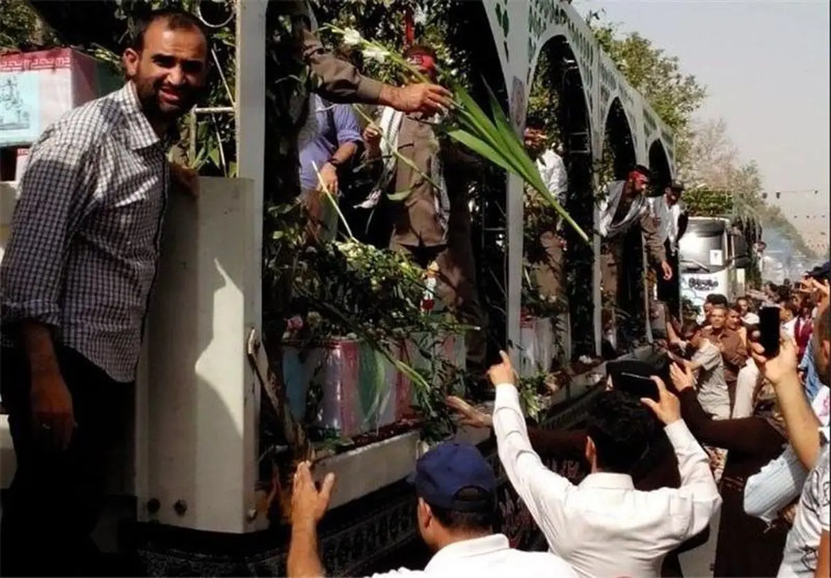 "عجب حضور پرمضمونی داشتید که نخواهید گذاشت ذره‌ای از عزت این خاک پاک کاسته شود"