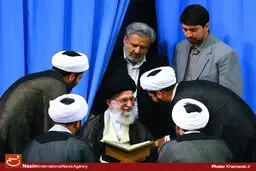 گزارش تصویری:: محفل انس با قرآن در حسینیه امام خمینی(ره)