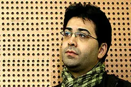 فرزاد حسنی مجری جدید 