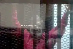 فیلم: محمد مُرسی قرمزپوش در قفس