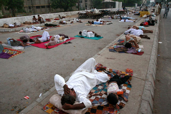 گرمای شدید پاکستان تاکنون جان ۴۰۰ نفر را گرفته است