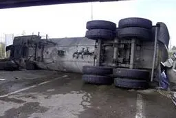 واژگونی کامیون حامل سوخت مرگ دو تبعه عراقی را رقم زد