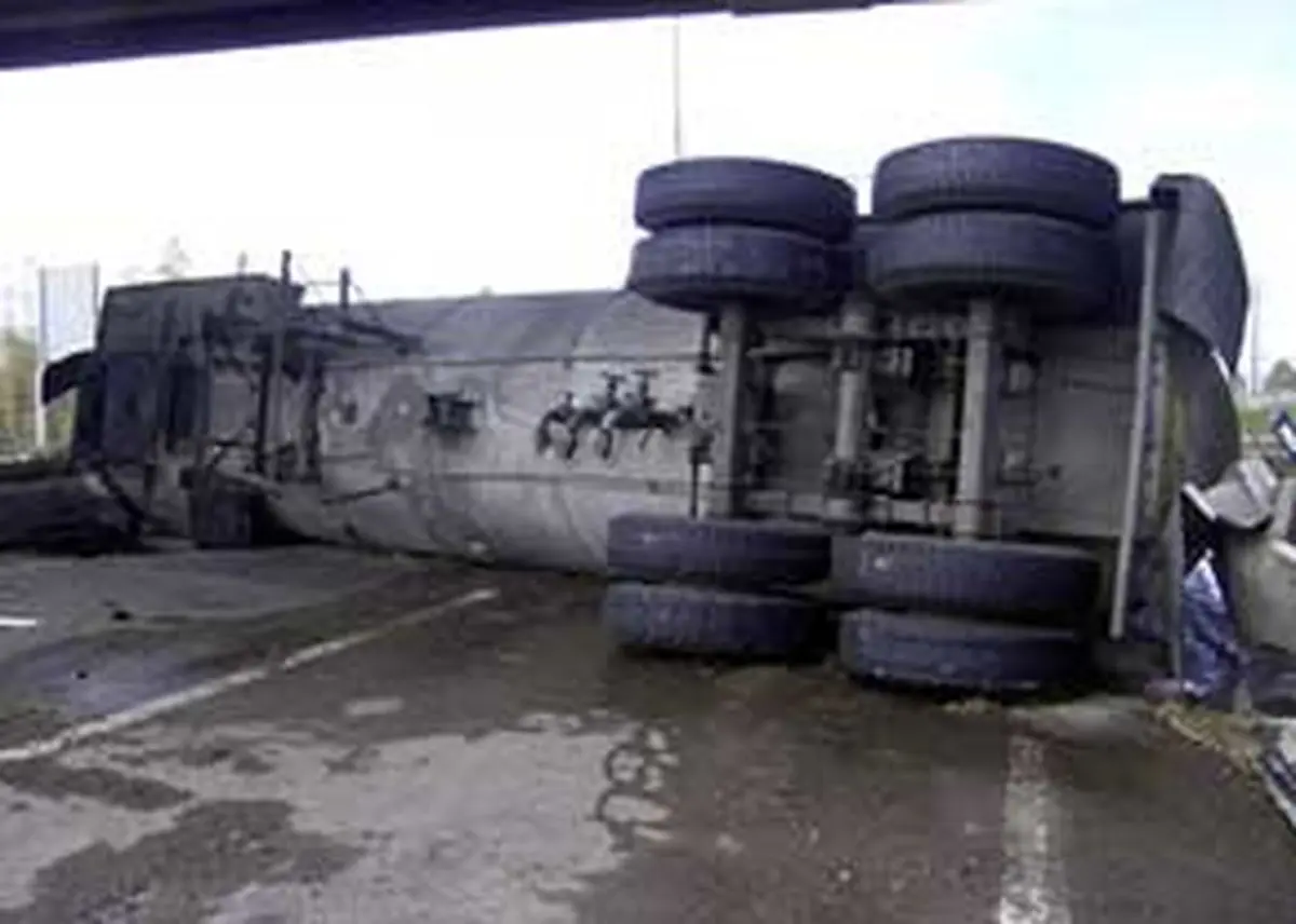 واژگونی کامیون حامل سوخت مرگ دو تبعه عراقی را رقم زد