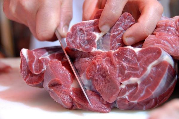قیمت گوشت گوسفندی در بازار
۱۰۰۰ تومان افزایش یافت