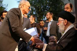 جمعی از اهالی شعر و ادب با رهبر انقلاب دیدار کردند + تصاویر