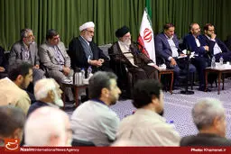 گزارش تصویری:: دیدار جمعی از شاعران با رهبر معظم انقلاب