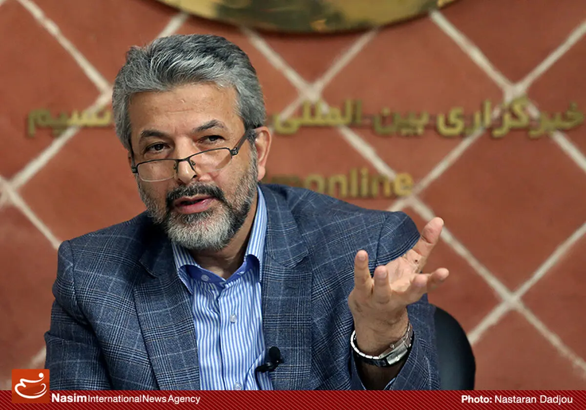 کامران دانشجو برای مناظره با فرهادی اعلام آمادگی کرد